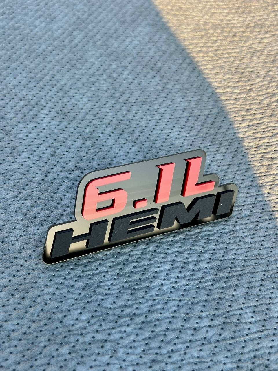 6.1L HEMI Emblems Multicolor – Side Fender Badges for Muscle Cars (Set of 2)