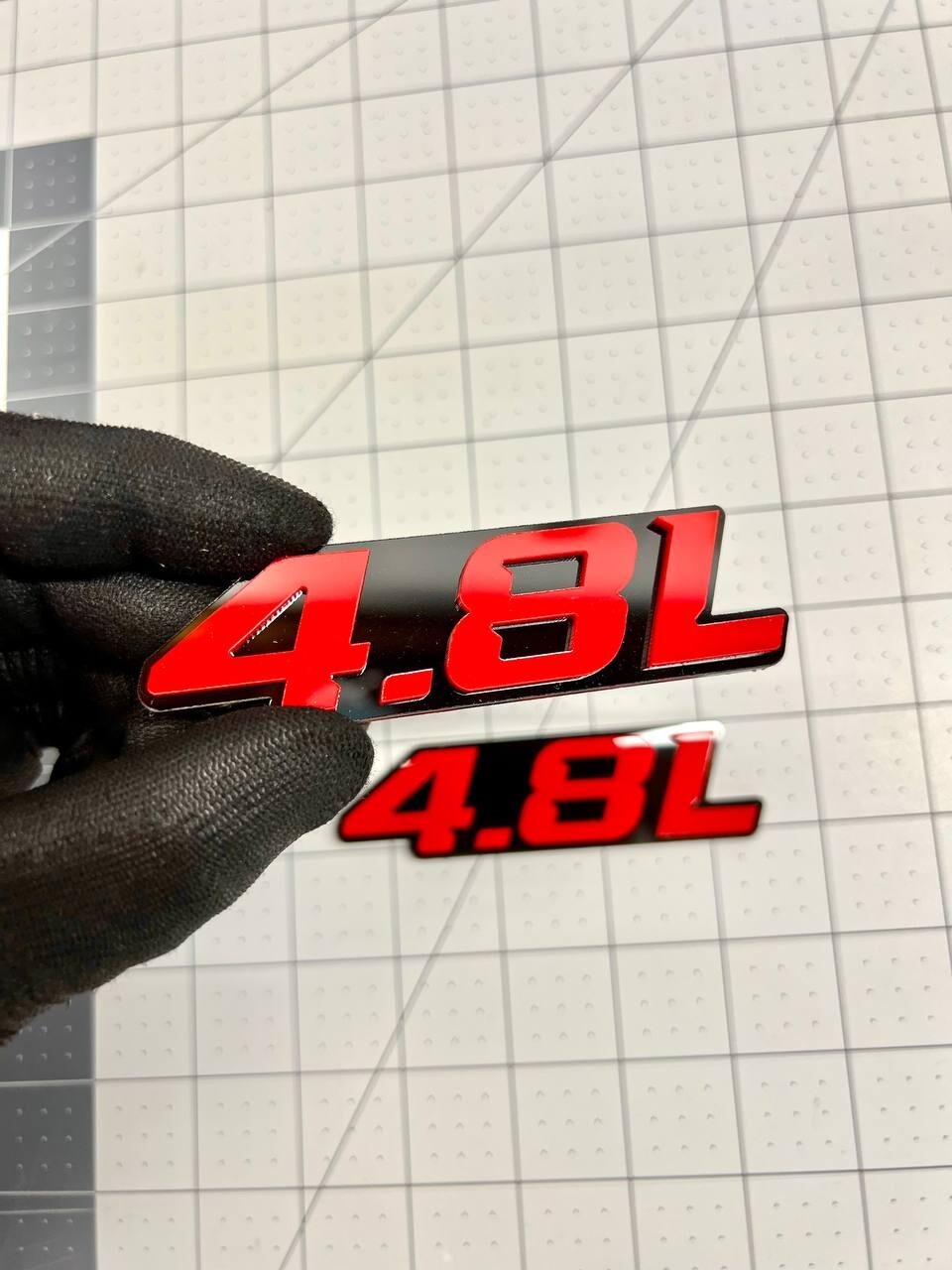 4.8L ENGINE EMBLEMS QTY 2 FENDER EXTERIOR 4.8L ENGINE EMBLEMS BADGE RED PAIR