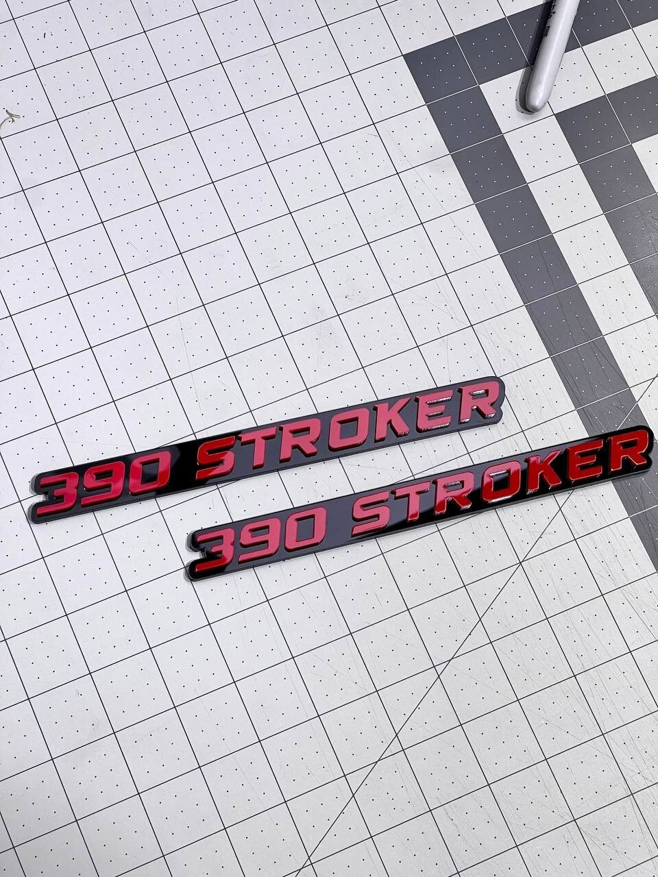 390 STROKER EMBLEMS QTY 2 FENDER EXTERIOR 390 STROKER ENGINE BADGE