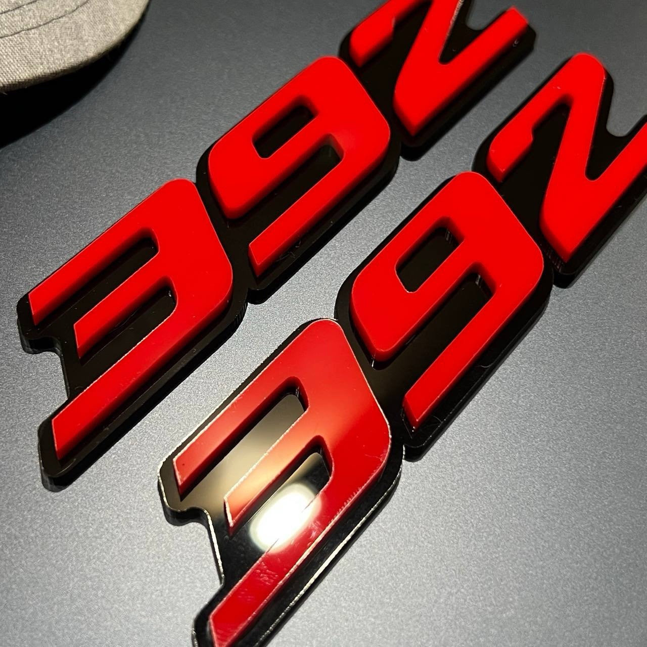 2x red black 392 Hemi Emblems 392 Side Fender Badge 3D for 392 Emblem