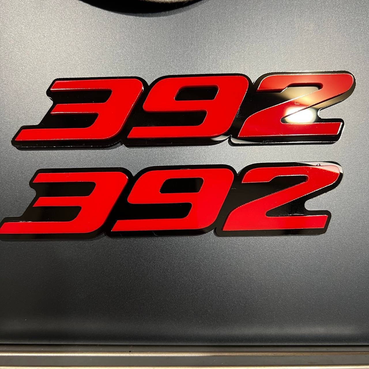 2x red black 392 Hemi Emblems 392 Side Fender Badge 3D for 392 Emblem