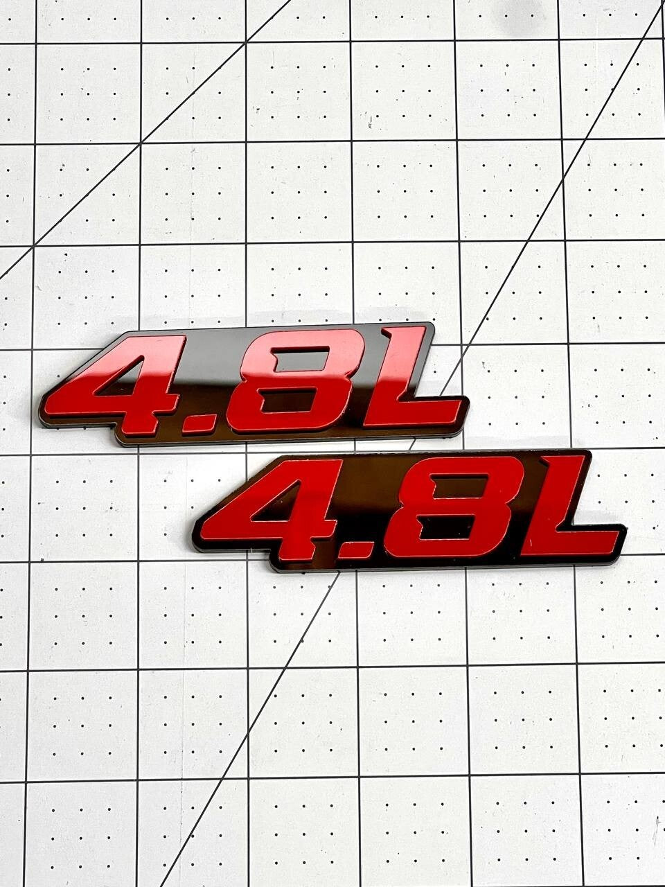 4.8L ENGINE EMBLEMS QTY 2 FENDER EXTERIOR 4.8L ENGINE EMBLEMS BADGE RED PAIR