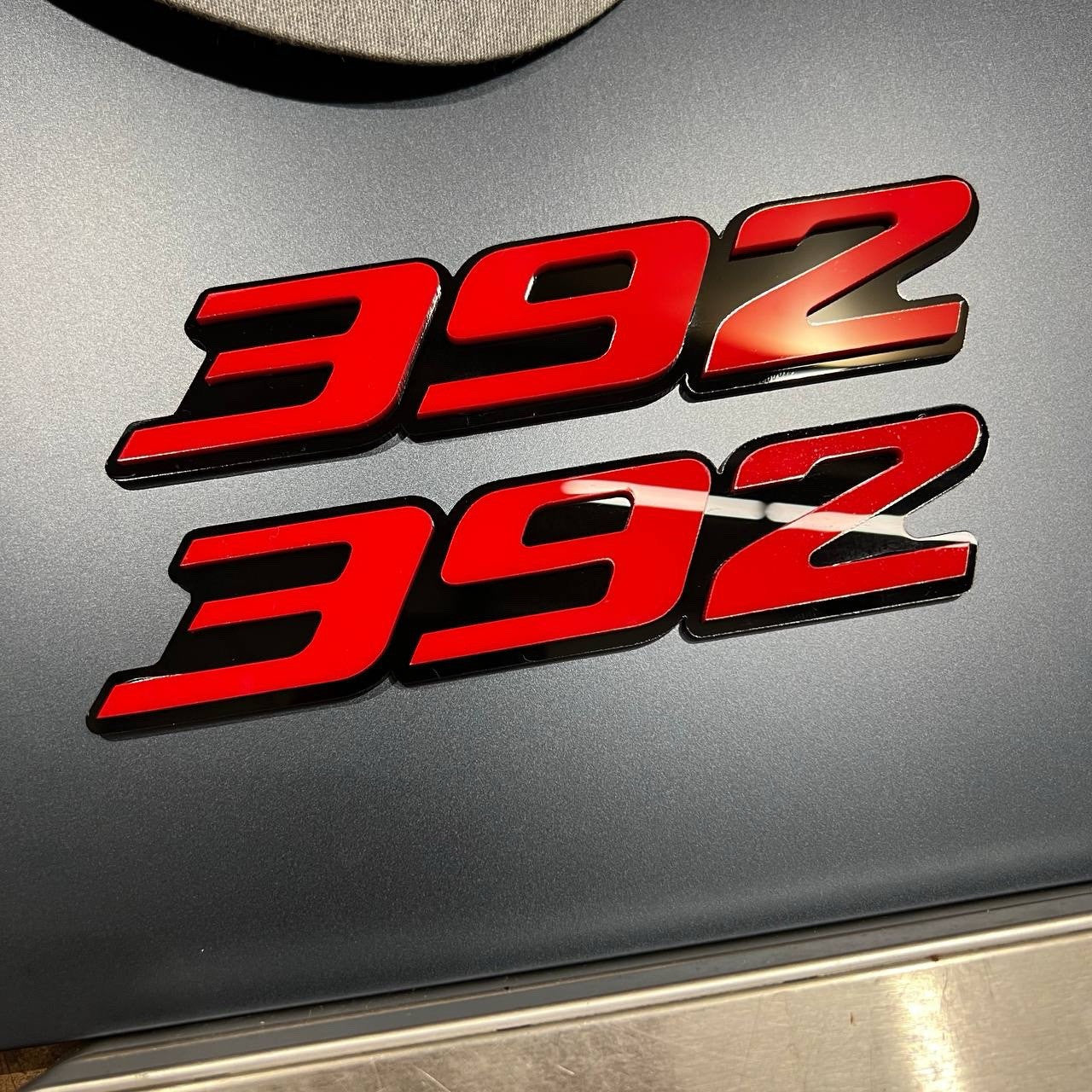 2x red black 392 Hemi Emblems 392 Side Fender Badge 3D for 392 Emblem