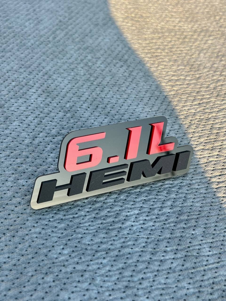 6.1L HEMI Emblems Multicolor – Side Fender Badges for Muscle Cars (Set of 2)