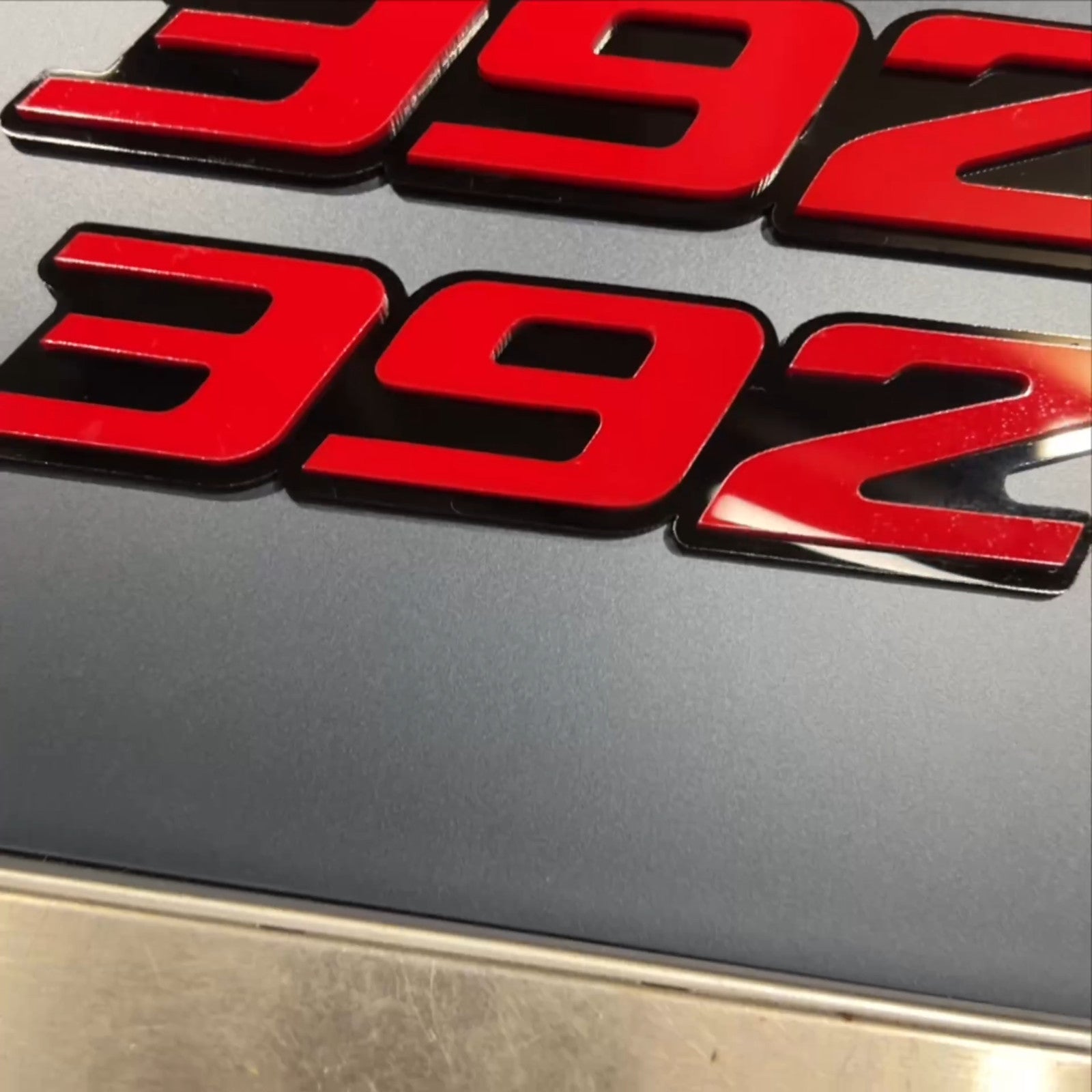 2x red black 392 Hemi Emblems 392 Side Fender Badge 3D for 392 Emblem