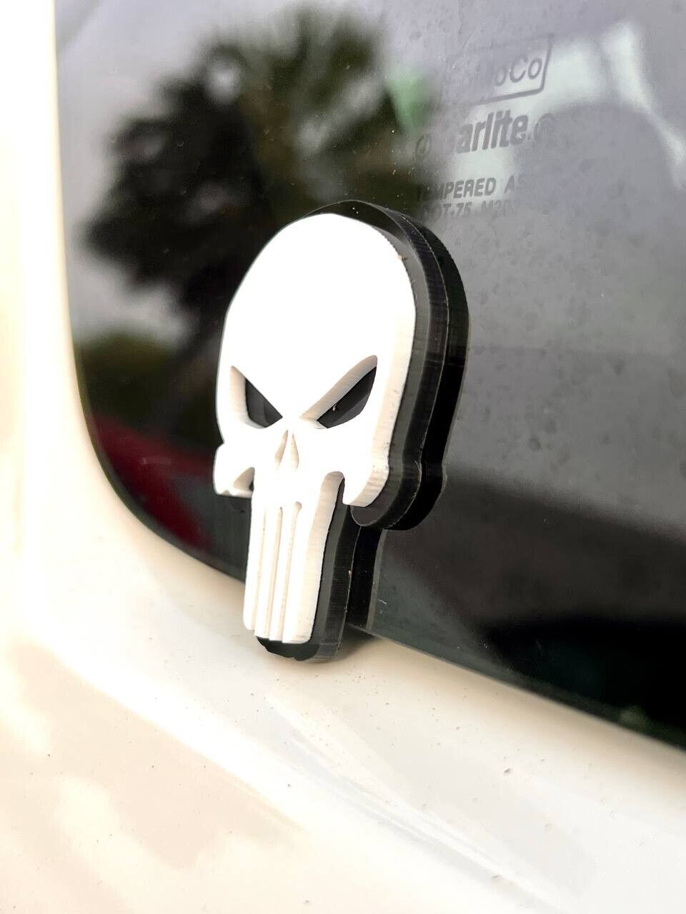 2PCS 18-24 WRANGLER JL GLADIATOR WHITE PUNISHER FENDER EMBLEM BADGE