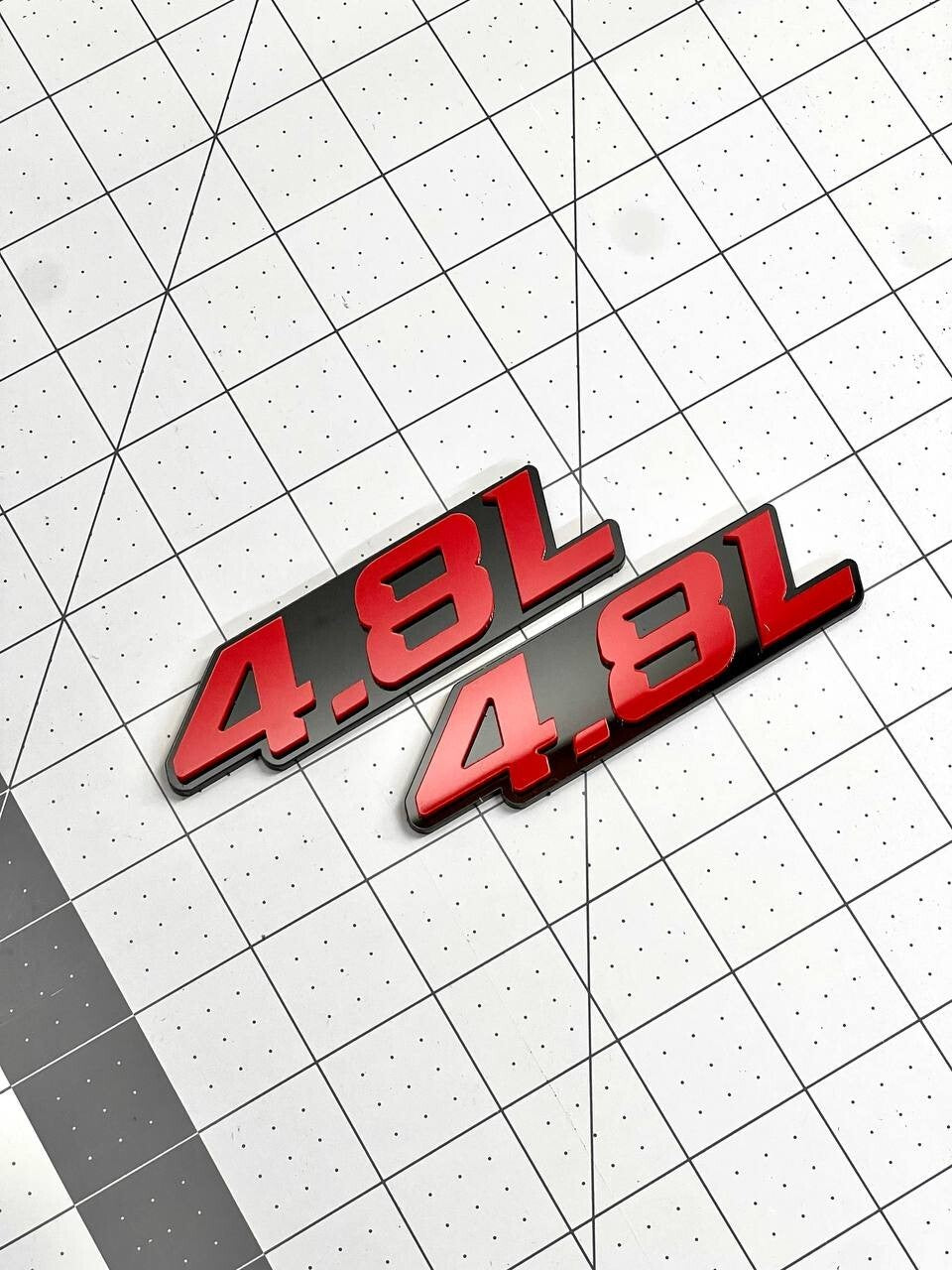4.8L ENGINE EMBLEMS QTY 2 FENDER EXTERIOR 4.8L ENGINE EMBLEMS BADGE RED PAIR