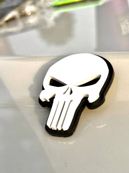 2PCS 18-24 WRANGLER JL GLADIATOR WHITE PUNISHER FENDER EMBLEM BADGE