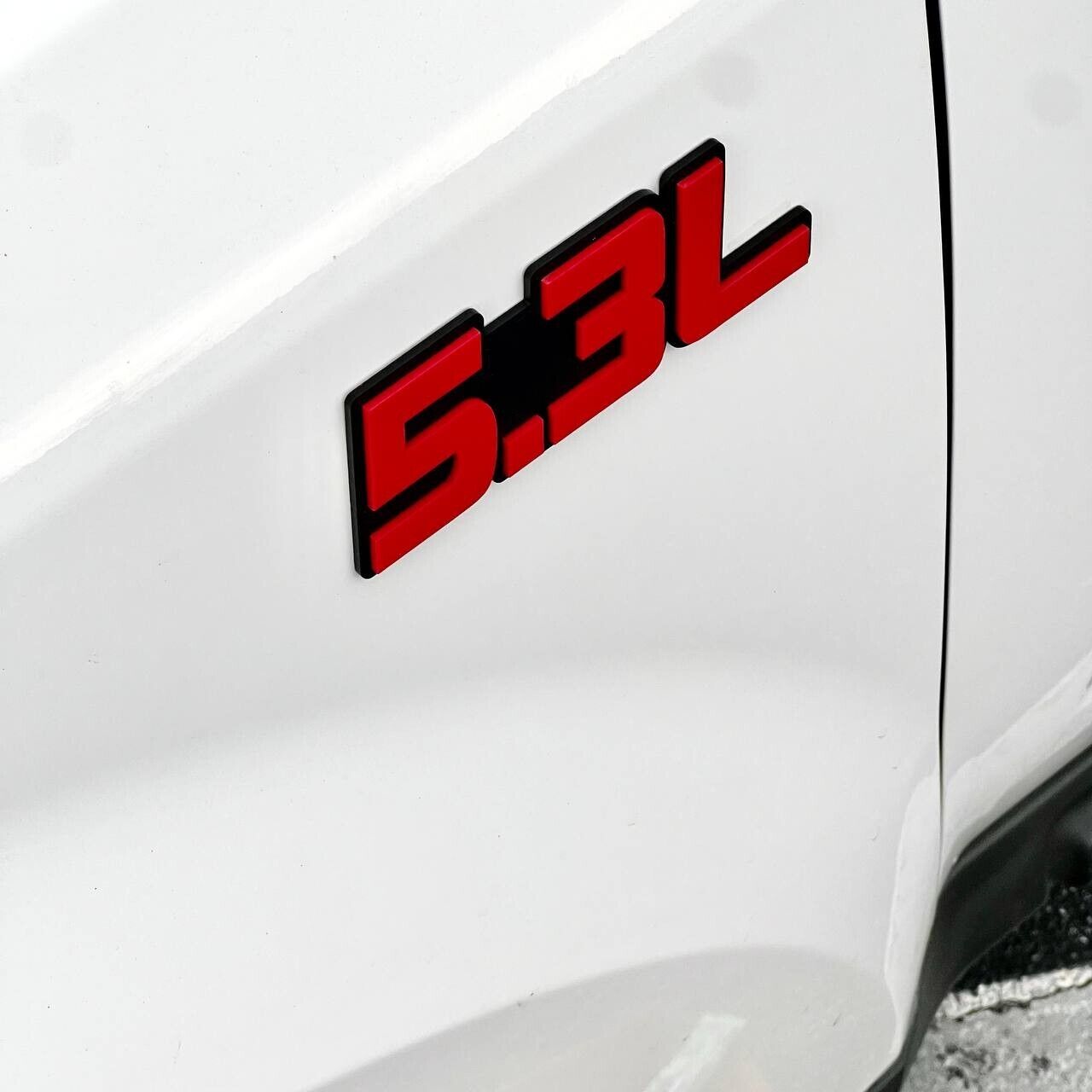 QTY 2 TRUNK FENDER HOOD INTERIOR EXTERIOR 5.3L ENGINE EMBLEMS BADGE RED PAIR