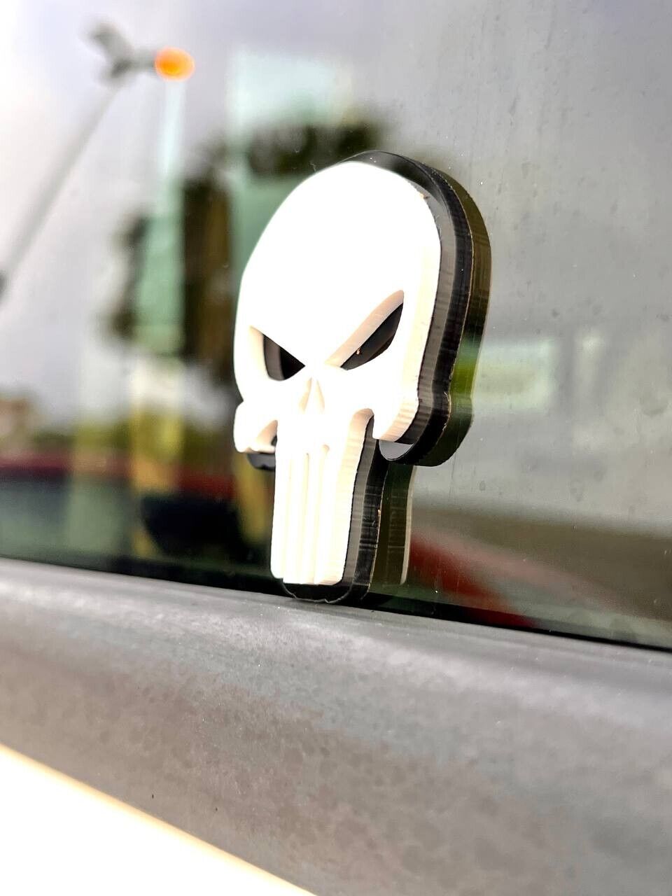 2PCS 18-24 WRANGLER JL GLADIATOR WHITE PUNISHER FENDER EMBLEM BADGE